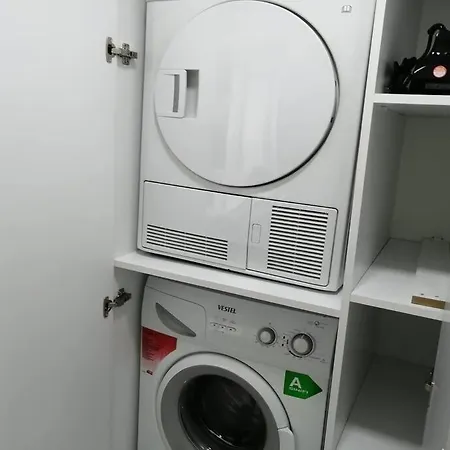 شقة Sisli Apartment, 2 Bedrooms, 250 M Metro, New Modern اسطنبول
