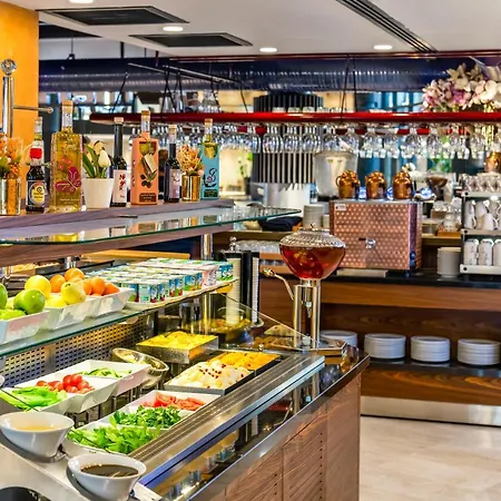 מלון Crowne Plaza - Tuzla Viaport Marina By Ihg 4*
