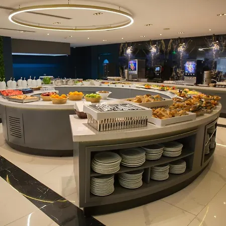 מלון Nova Plaza Crystal & 4*
