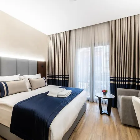 Hotel Aprilis Deluxe 4*
