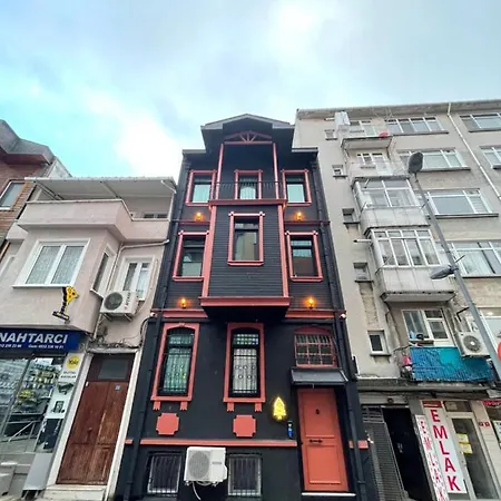 Apartment Black Mansion Istanbul
