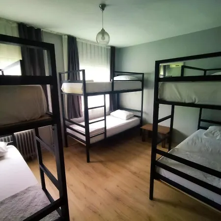 Hostel Sultan & *
