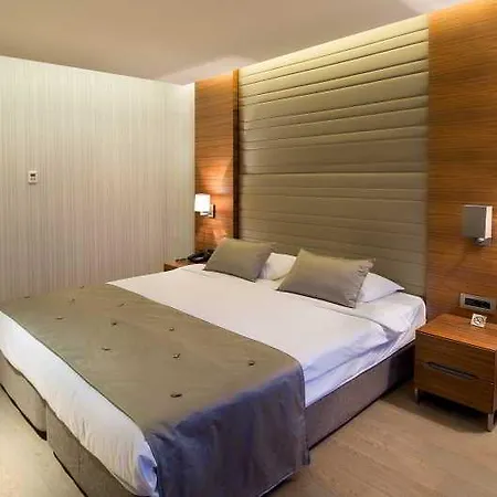 Arcadia Blue Hotel 4*
