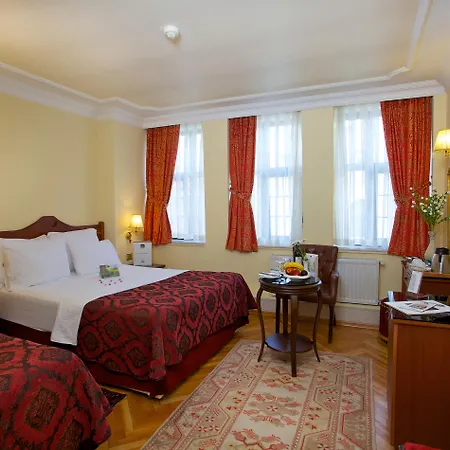Amber & Отель 4*