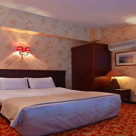 Hotel Pera Rose 4*