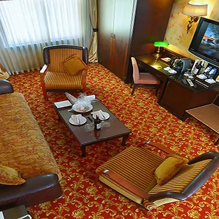 Hotel Pera Rose 4*