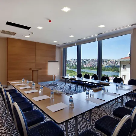 Dosso Dossi & Golden Horn Provincia di Istanbul