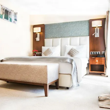Grand Aras & Hotel