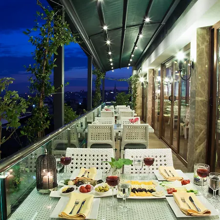 Hotel Grand Asiyan 4*