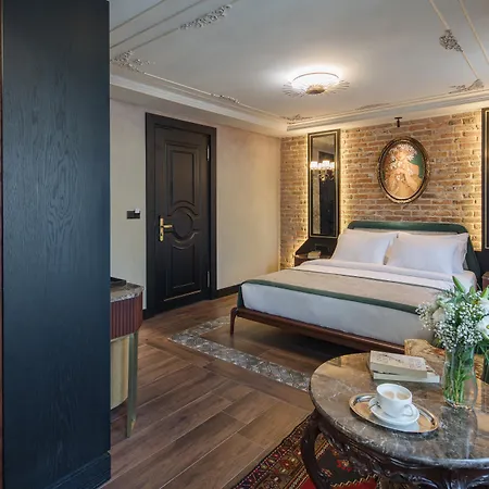 Tria Istanbul-special Category 4*