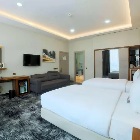 Tryp By Wyndham Topkapi 4*