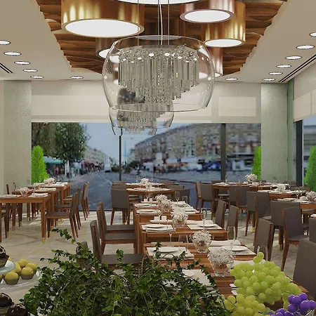 Hotel Tryp By Wyndham Topkapi 4*
