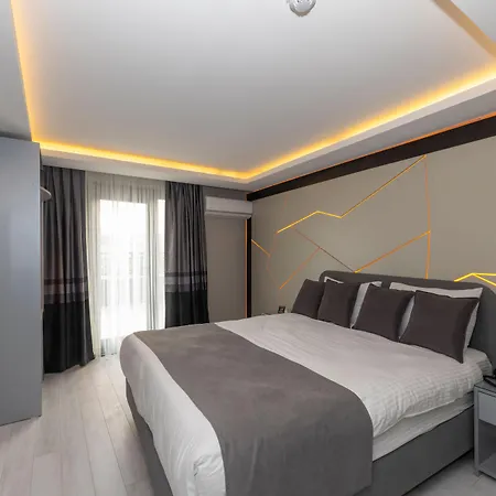 White Corner 3*