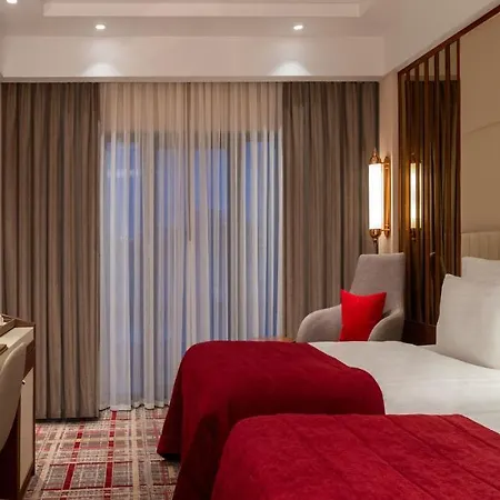 Mövenpick Airport Hotell 5*