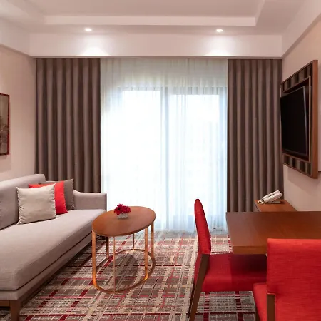 Hotell Mövenpick Airport 5*