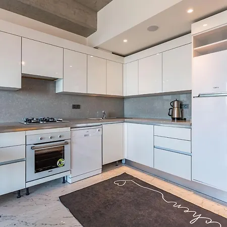 Cozy Flat With View And Balcony In Sisli Apartment Istanbul
