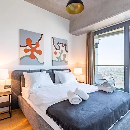 Cozy Flat With View And Balcony In Sisli Apartment