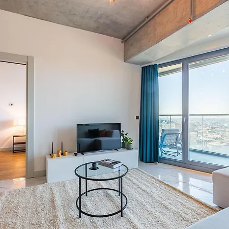 Apartment Cozy Flat With View And Balcony In Sisli