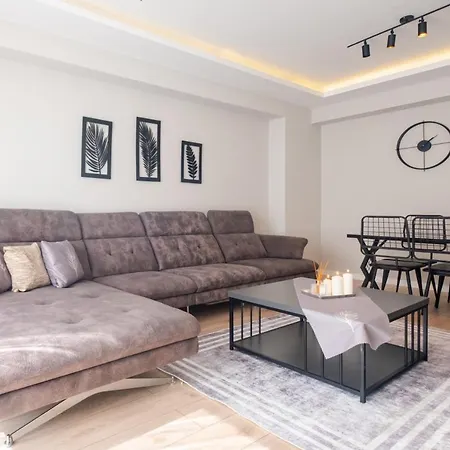 アパート Amazing Flat Near Metro With Balcony In Pendik *