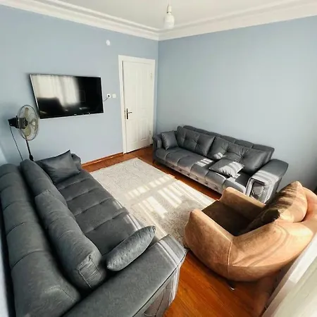 Apartment Elegant 3-bedroom Unit Near To Fatih Mosque. *