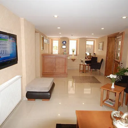 Hotel New House