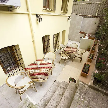 Hotel New House