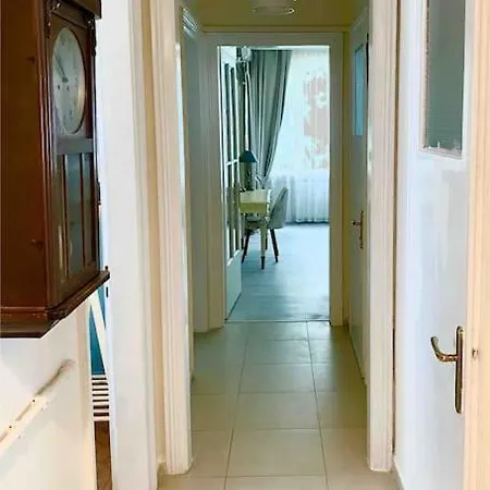 Spacious & Peaceful 2br Apt. W/ Balcony Apartment Istanbul