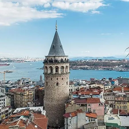 Central Apartament 4' Galata Tower Granbazaar 2' Sea 4' Ferry/metro/tram Apartment