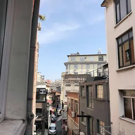 Apartment Central Apartament 4' Galata Tower Granbazaar 2' Sea 4' Ferry/metro/tram *
