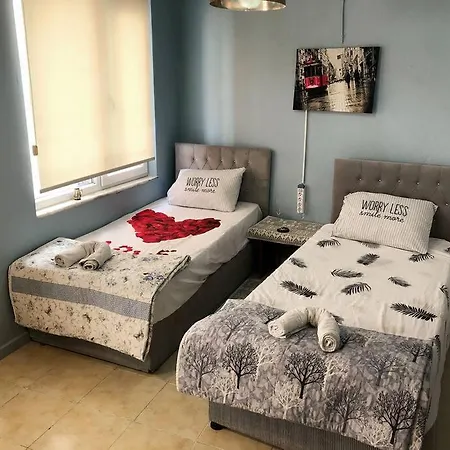 Central Apartament 4' Galata Tower Granbazaar 2' Sea 4' Ferry/metro/tram Istanbul