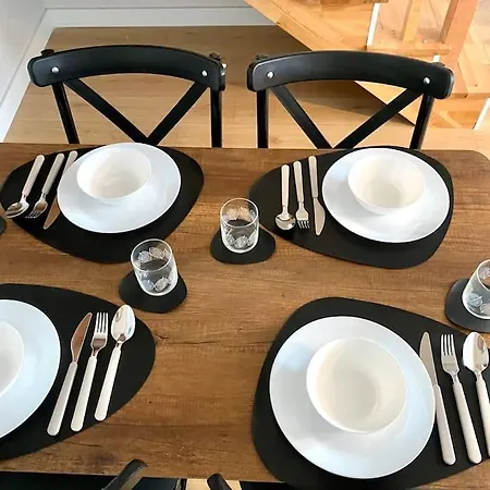 Modern , Spacious, Duplex Lägenhet *