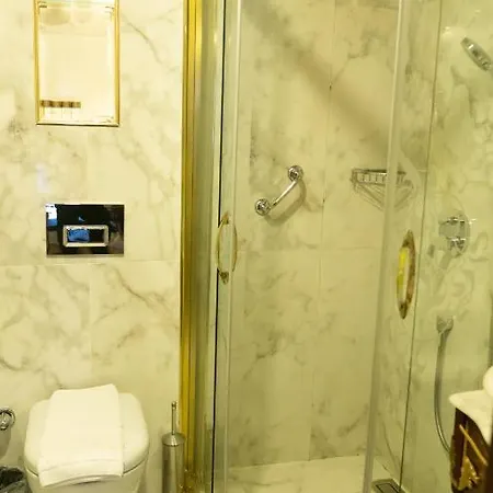 Golden Ak Marmara