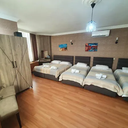 Omega Luxx Hotel 3*