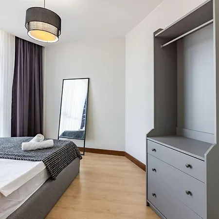 Charming Flat With Gorgeous City View In Atasehir 公寓 *