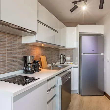 公寓 Charming Flat With Gorgeous City View In Atasehir