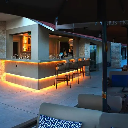 Hotel Aprilis Deluxe 4*