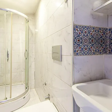 Centrally Located Studio In Beyoglu アパート