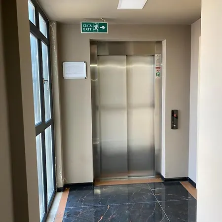 Sisli Apartment, 2 Bedrooms, 250 M Metro, New Modern شقة *