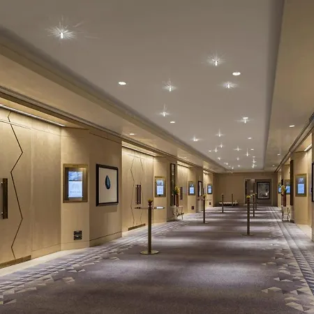 Raffles Szálloda 5*