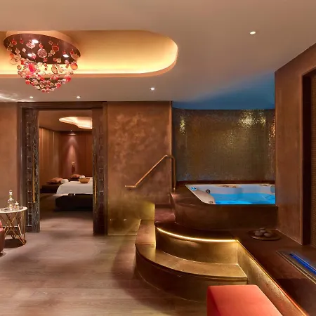 Raffles 5*