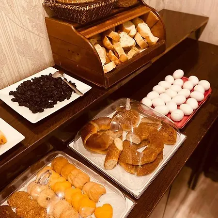 ادورا 3*