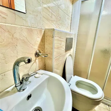 Hostel Viva Yenikapi - *
