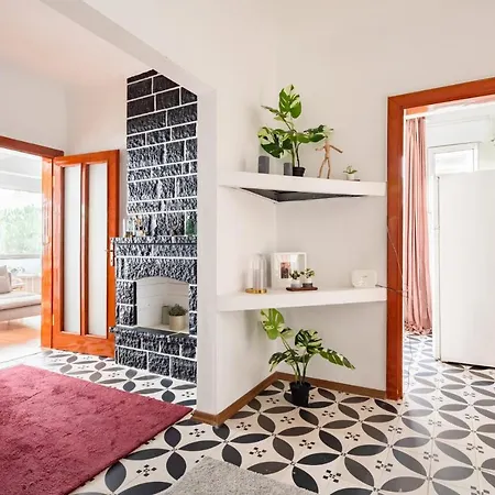 Amazing Flat Near Bagdat Street With Enticing Interior Design In Kadikoy Apartment