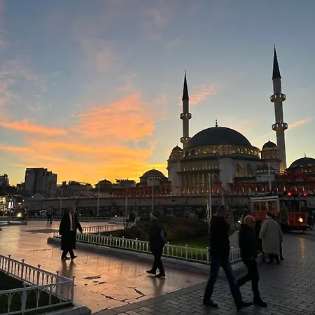 S.e.s. Taksim Apartment *