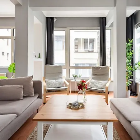 Amazing Flat Near Bagdat Street With Enticing Interior Design In Kadikoy Apartment *