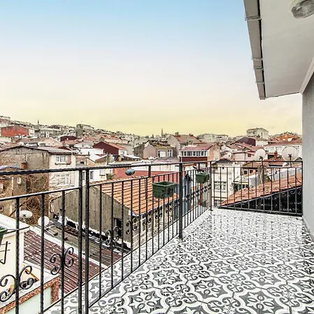 Studio Flat With Terrace In Balat Fatih *