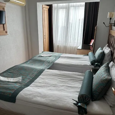 Blue Tuana Old City Hotel 3*