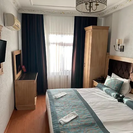 Hotel Blue Tuana Old City
