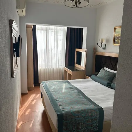Hotel Blue Tuana Old City 3*