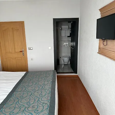 Blue Tuana Old City Hotel 3*